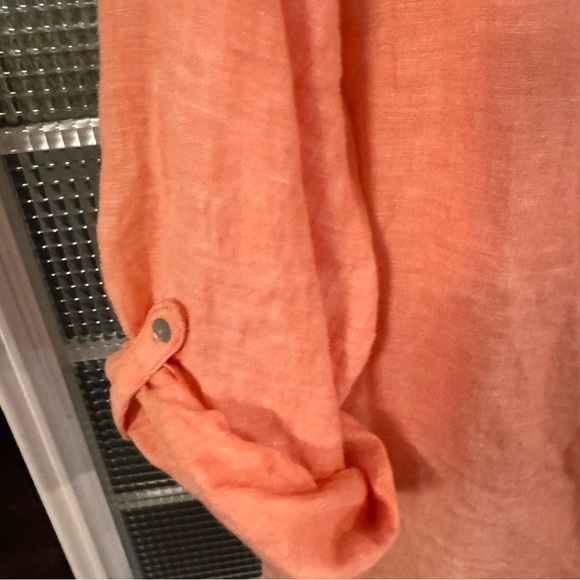 Jones New York Women Plus Sz 2X 100% LINEN  Roll Tab Sleeves Top Coral Peach - Picture 3 of 9